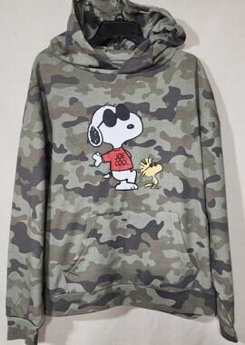 Snoopy and Woodstock Camo hoodie men's size Medium